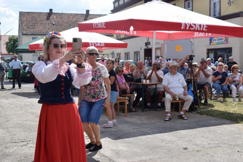 Przegląd Zespołów Ludowych "Kostomłocka nuta"