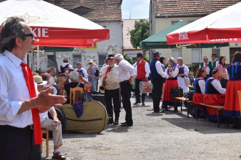 Przegląd Zespołów Ludowych "Kostomłocka nuta"