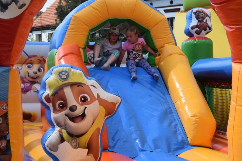 Przegląd Zespołów Ludowych "Kostomłocka nuta"