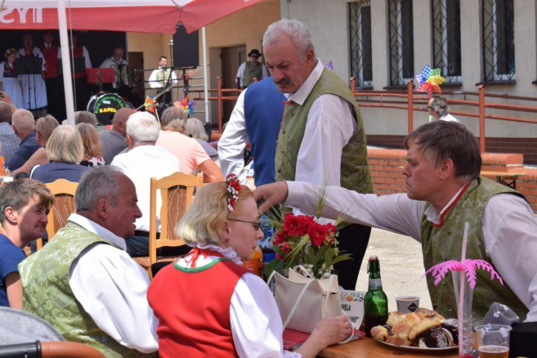 Przegląd Zespołów Ludowych "Kostomłocka nuta"