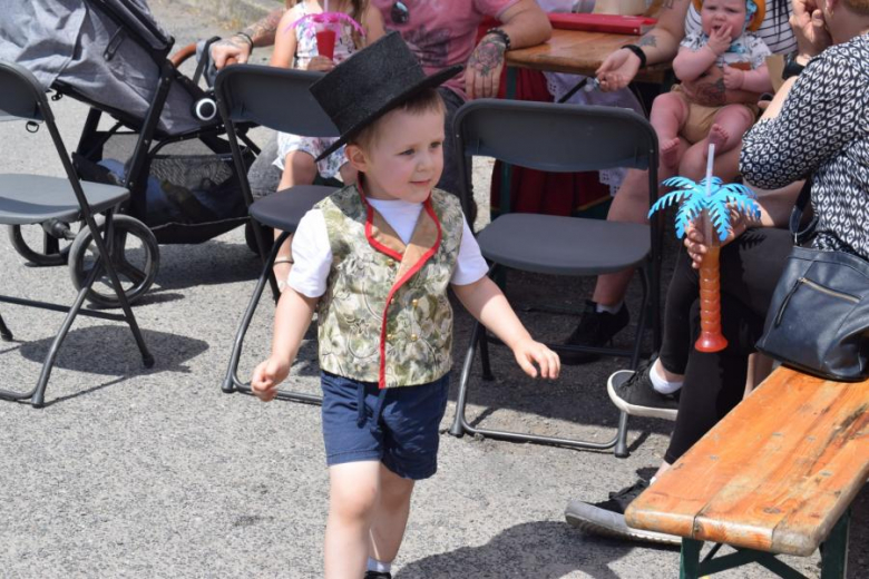 Przegląd Zespołów Ludowych "Kostomłocka nuta"