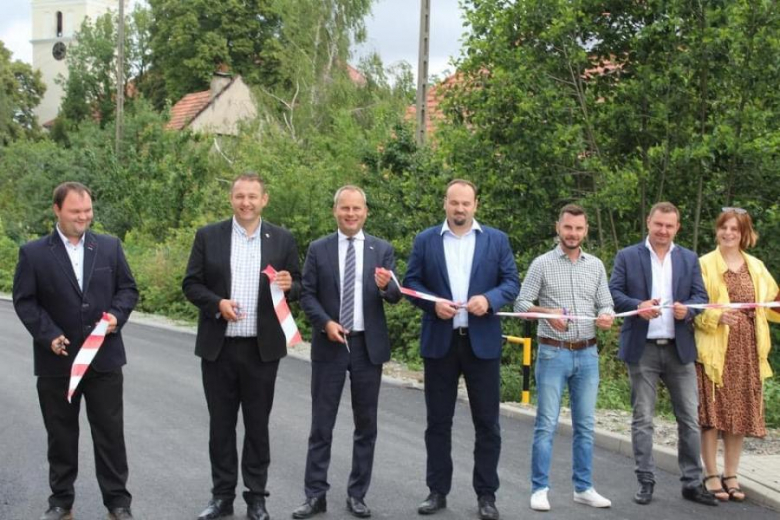 Trzy drogi na terenie gminy Udanin oddane do użytku