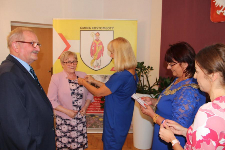 Wręczono medale za długoletnie pożycia małżeńskie