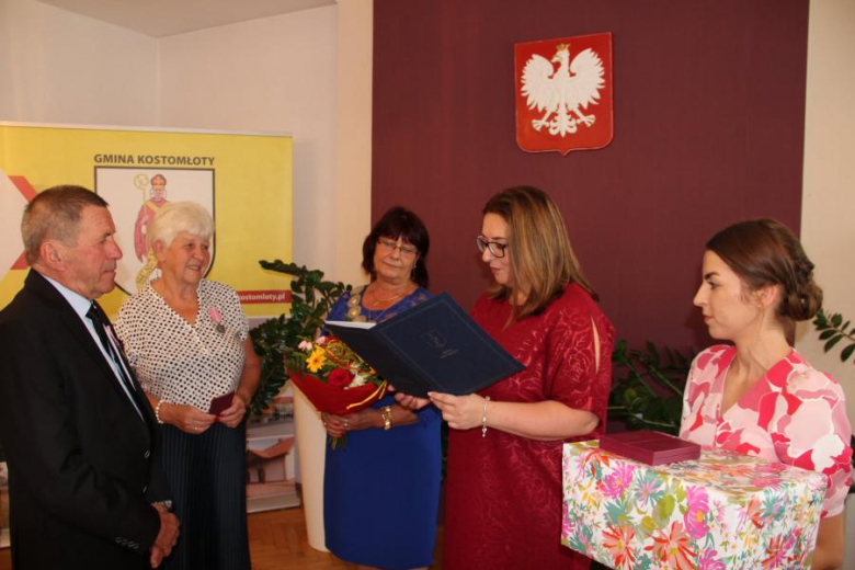 Wręczono medale za długoletnie pożycia małżeńskie