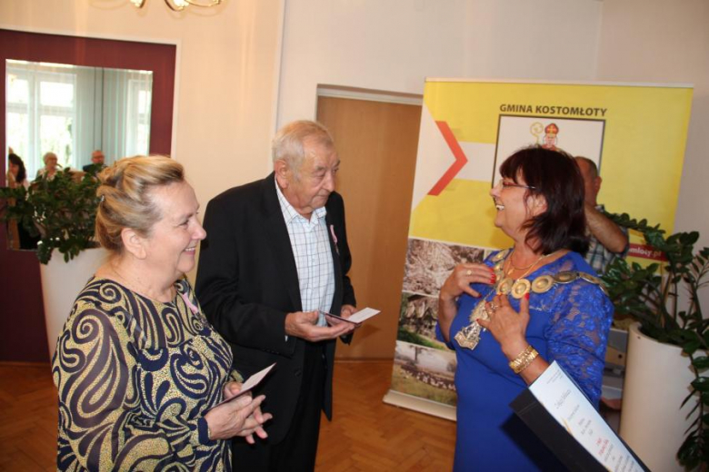 Wręczono medale za długoletnie pożycia małżeńskie