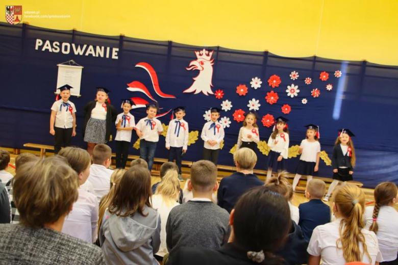 Pasowanie na ucznia w Szkole Podstawowej im. Jana Pawła II w Ujeździe Górnym