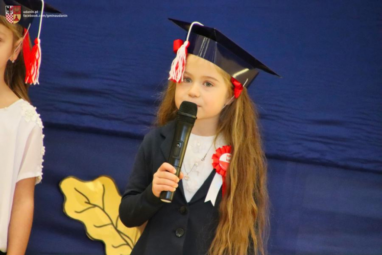 Pasowanie na ucznia w Szkole Podstawowej im. Jana Pawła II w Ujeździe Górnym