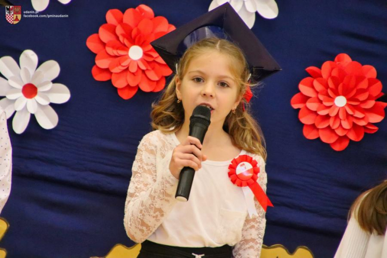 Pasowanie na ucznia w Szkole Podstawowej im. Jana Pawła II w Ujeździe Górnym