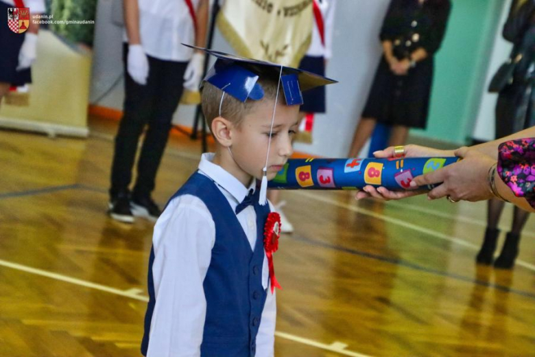28 października br. odbyło się kolejne pasowanie pierwszaków, tym razem w Szkole Podstawowej w Udani