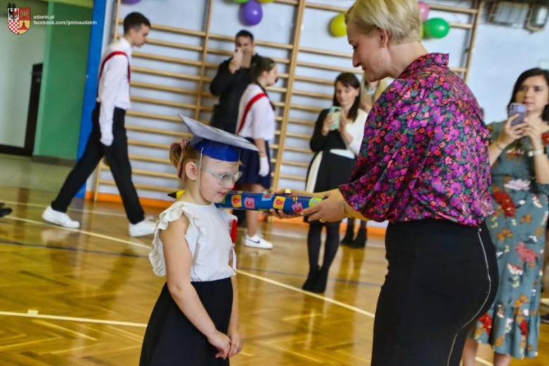 28 października br. odbyło się kolejne pasowanie pierwszaków, tym razem w Szkole Podstawowej w Udani