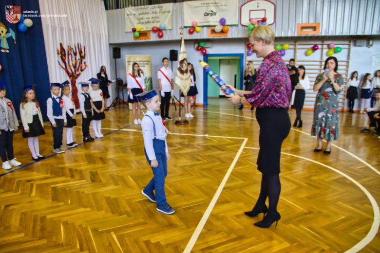 28 października br. odbyło się kolejne pasowanie pierwszaków, tym razem w Szkole Podstawowej w Udani