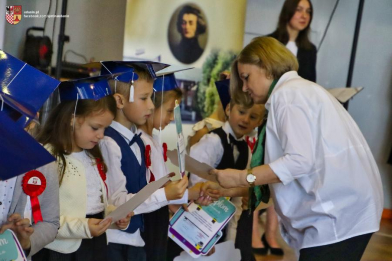 28 października br. odbyło się kolejne pasowanie pierwszaków, tym razem w Szkole Podstawowej w Udani