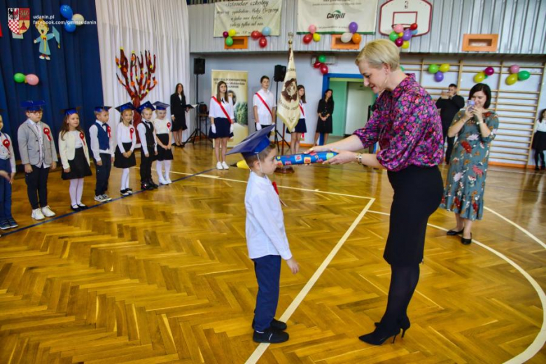 28 października br. odbyło się kolejne pasowanie pierwszaków, tym razem w Szkole Podstawowej w Udani