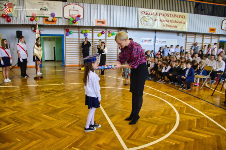 28 października br. odbyło się kolejne pasowanie pierwszaków, tym razem w Szkole Podstawowej w Udani