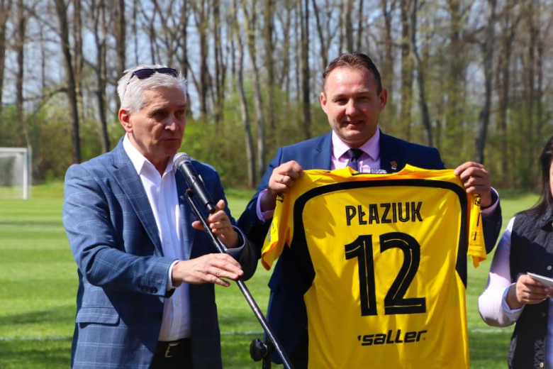 Otwarcie boiska w Różanej