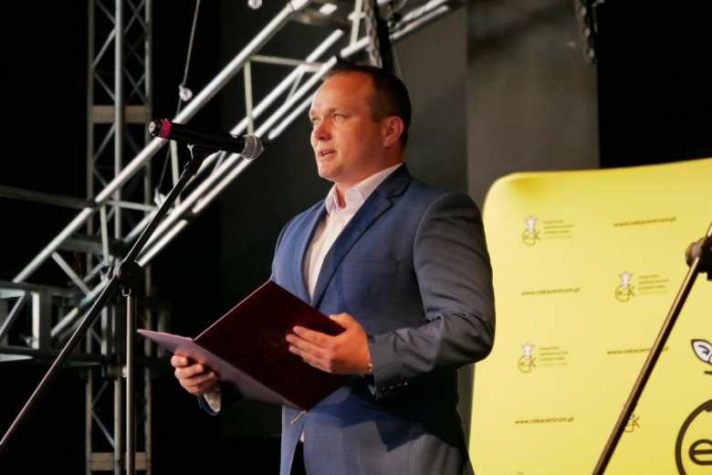 Powiatowe szkoły pożegnały maturzystów