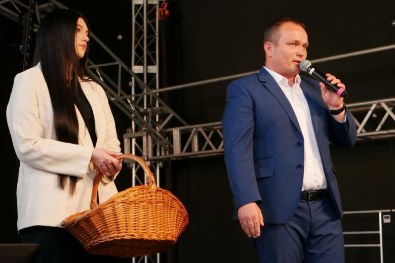 Powiatowe szkoły pożegnały maturzystów