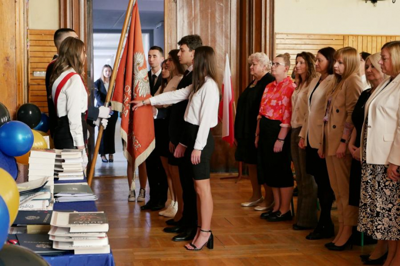 Powiatowe szkoły pożegnały maturzystów