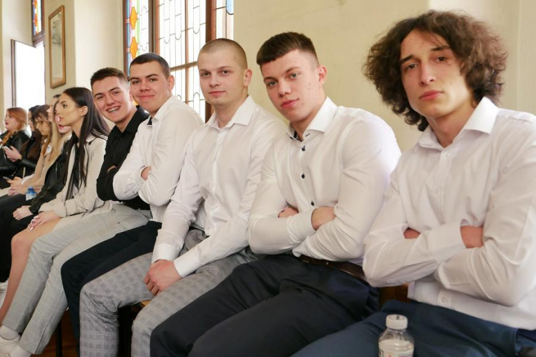 Powiatowe szkoły pożegnały maturzystów