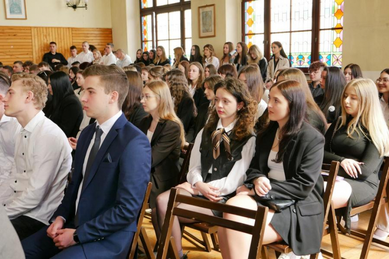 Powiatowe szkoły pożegnały maturzystów