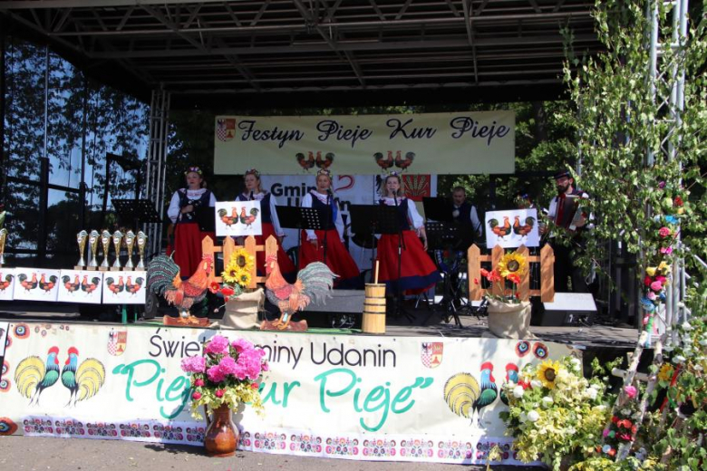 XI Przegląd Zespołów Ludowych „Pieje Kur Pieje”