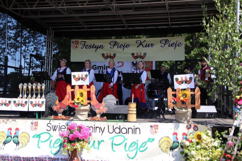 XI Przegląd Zespołów Ludowych „Pieje Kur Pieje”