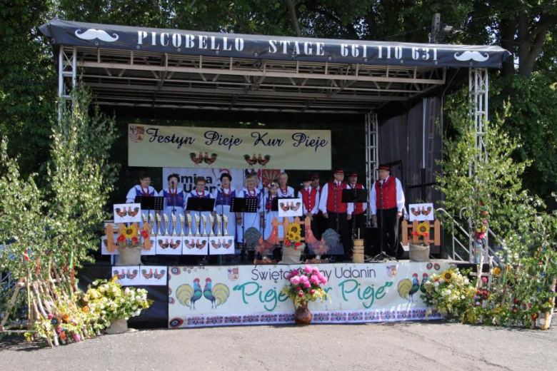 XI Przegląd Zespołów Ludowych „Pieje Kur Pieje”