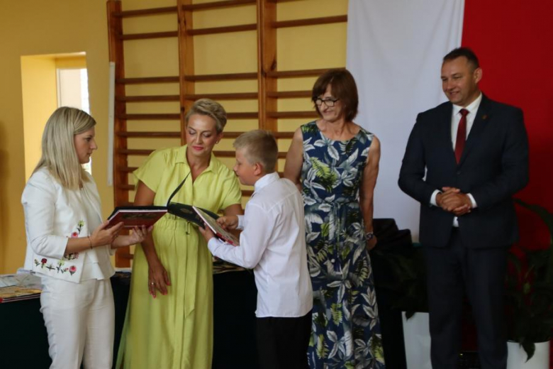 Zakończenie roku szkolnego w Szkole Podstawowej w Ujeździe Górnym 