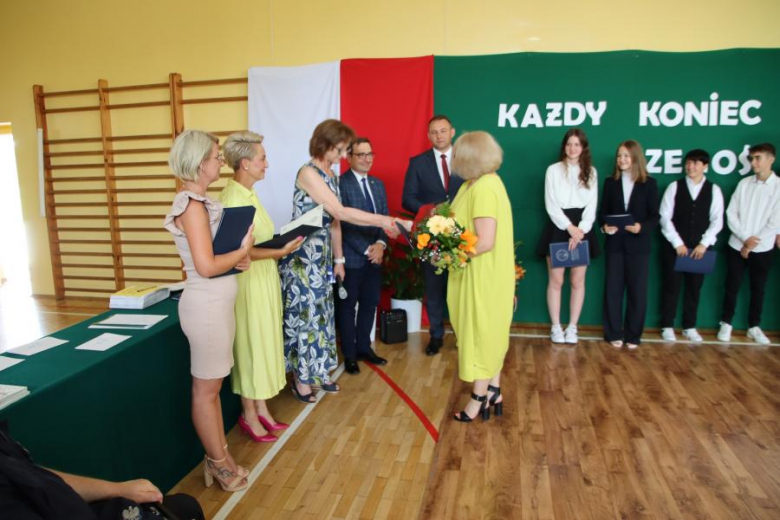 Zakończenie roku szkolnego w Szkole Podstawowej w Ujeździe Górnym 