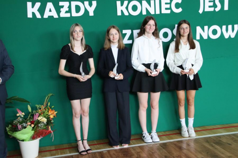 Zakończenie roku szkolnego w Szkole Podstawowej w Ujeździe Górnym 