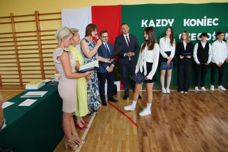 Zakończenie roku szkolnego w Szkole Podstawowej w Ujeździe Górnym 
