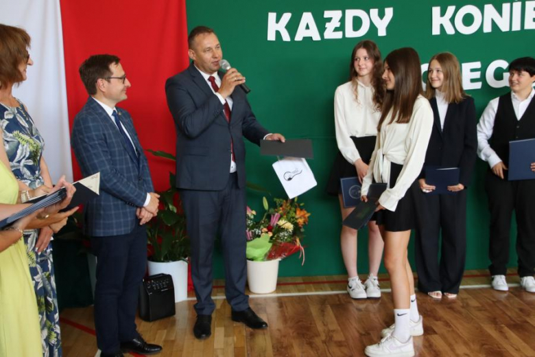 Zakończenie roku szkolnego w Szkole Podstawowej w Ujeździe Górnym 