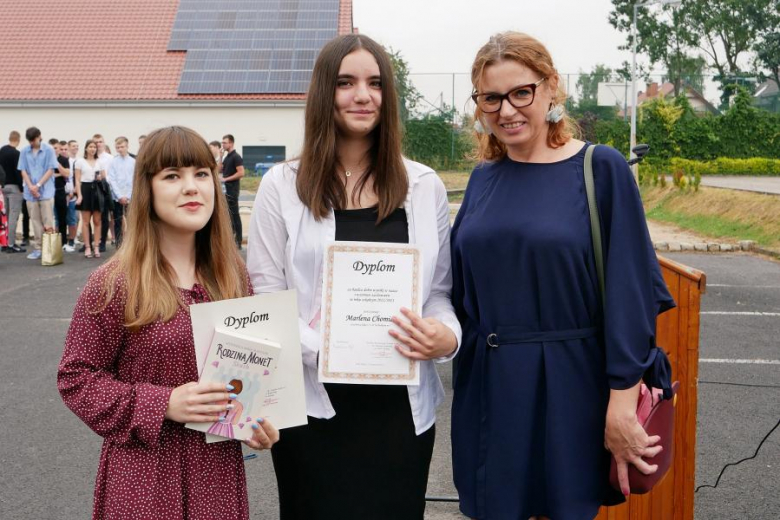 Zakończenie roku szkolnego w powiatowych szkołach średnich