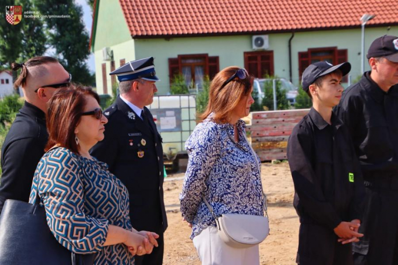 Wmurowanie kamienia węgielnego pod budowę dwóch remiz strażackich