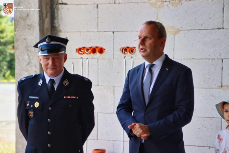 Wmurowanie kamienia węgielnego pod budowę dwóch remiz strażackich