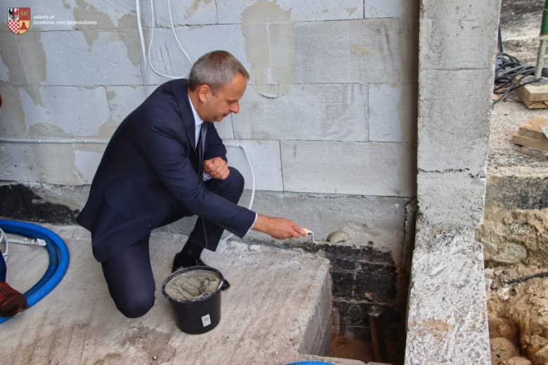 Wmurowanie kamienia węgielnego pod budowę dwóch remiz strażackich