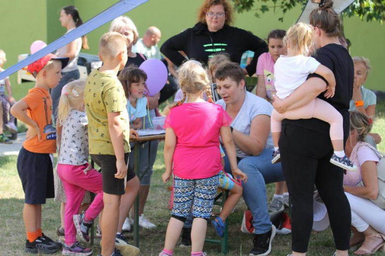 Lato z Komarami w Malczycach