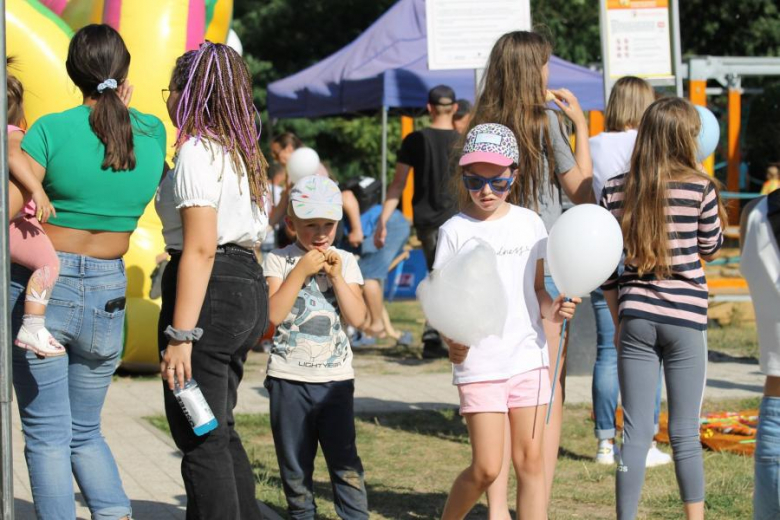 Lato z Komarami w Malczycach