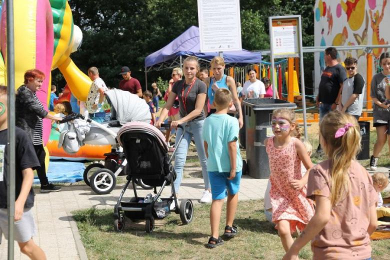 Lato z Komarami w Malczycach