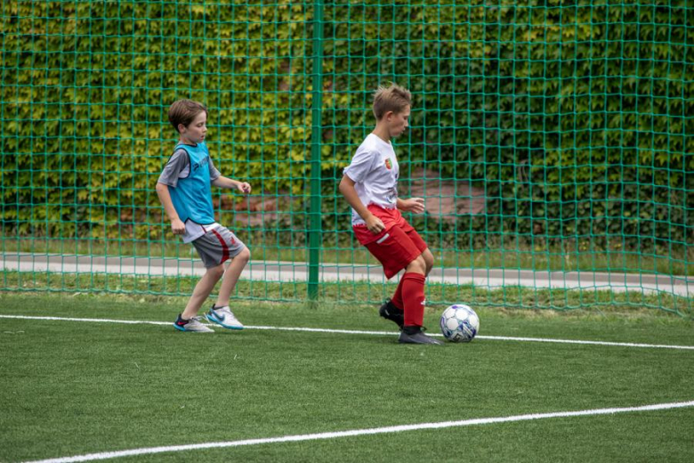 Nowa nawierzchnia na orliku w Lutyni