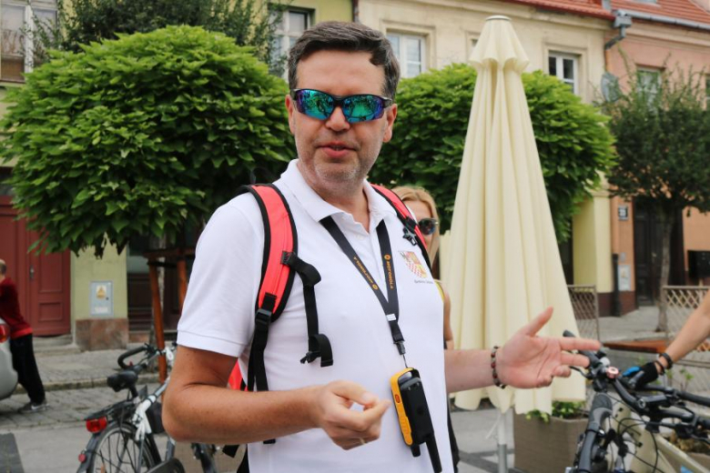 Ponad pięćdziesiąt osób nie wystraszyło się pogody i wzięło udział w powiatowym rajdzie rowerowym na