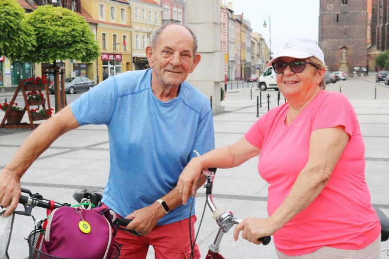 Ponad pięćdziesiąt osób nie wystraszyło się pogody i wzięło udział w powiatowym rajdzie rowerowym na