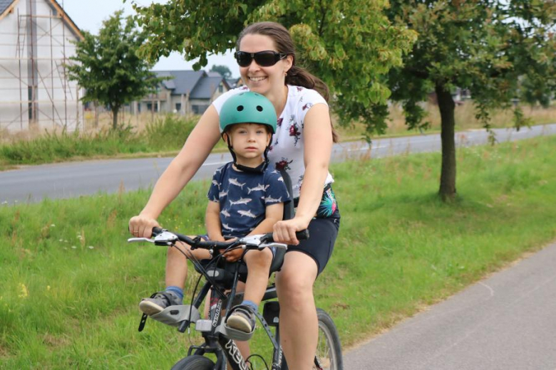 Ponad pięćdziesiąt osób nie wystraszyło się pogody i wzięło udział w powiatowym rajdzie rowerowym na