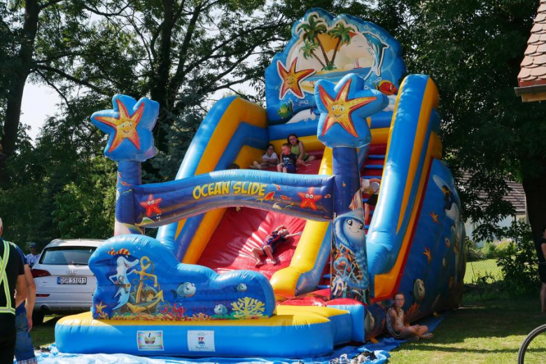 Ponad pięćdziesiąt osób nie wystraszyło się pogody i wzięło udział w powiatowym rajdzie rowerowym na