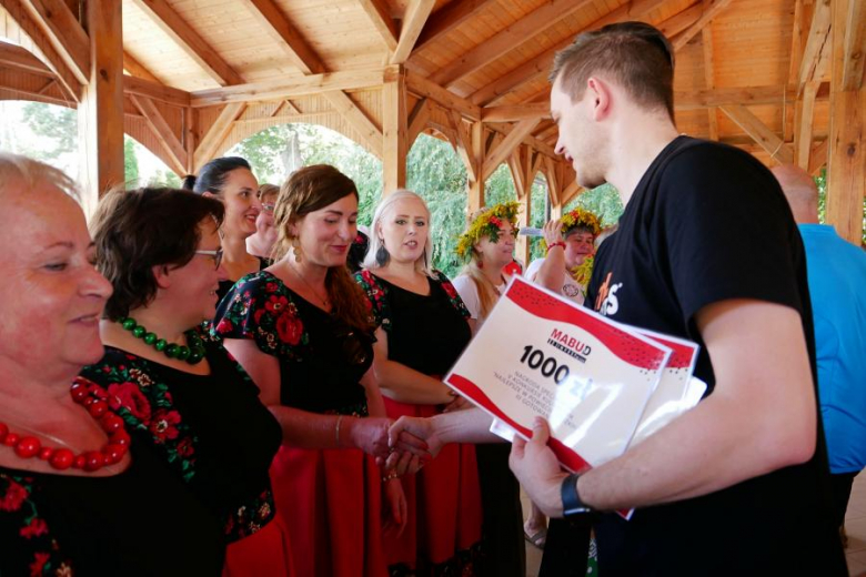 Ponad pięćdziesiąt osób nie wystraszyło się pogody i wzięło udział w powiatowym rajdzie rowerowym na