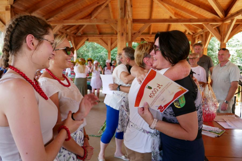 Ponad pięćdziesiąt osób nie wystraszyło się pogody i wzięło udział w powiatowym rajdzie rowerowym na