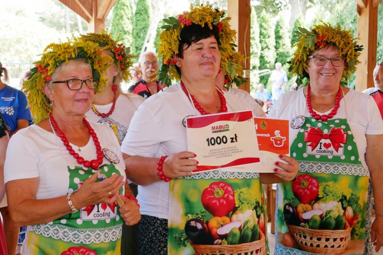 Ponad pięćdziesiąt osób nie wystraszyło się pogody i wzięło udział w powiatowym rajdzie rowerowym na