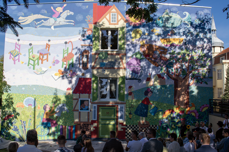 Kolejny, wyjątkowy mural odsłonięto w Środzie Śląskiej