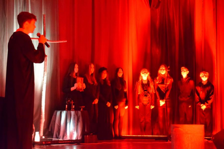 Przedstawienie w GOK Kostomłoty