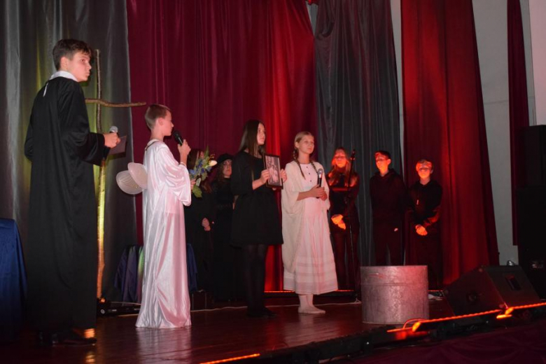 Przedstawienie w GOK Kostomłoty